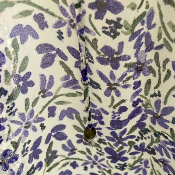 Beautiful breezy and flowy blouse size small - Picture 2 of 11